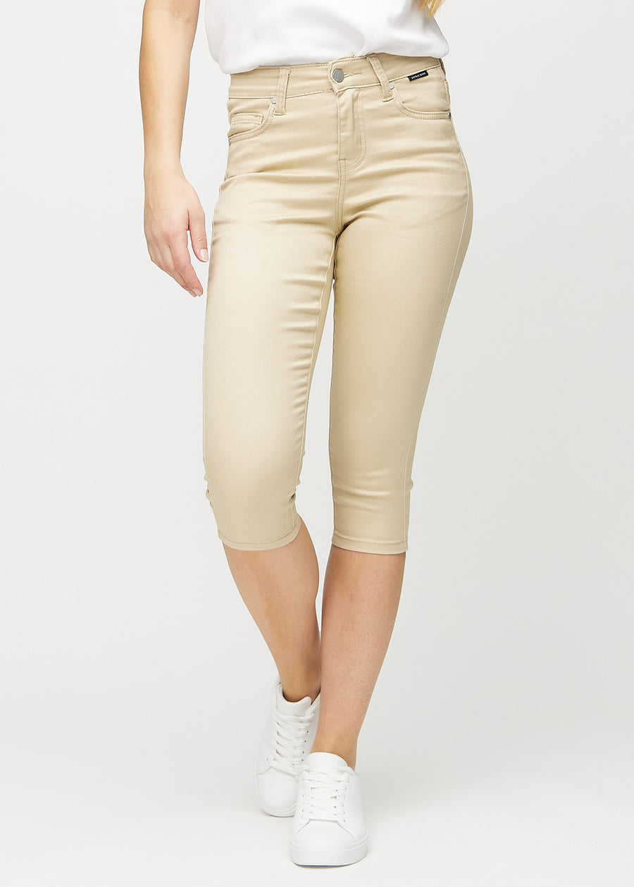 Beige skinny Capris, Modellname Gazelles, die eng am Bein anliegen und knapp unter dem Knie enden, von vorn gesehen.