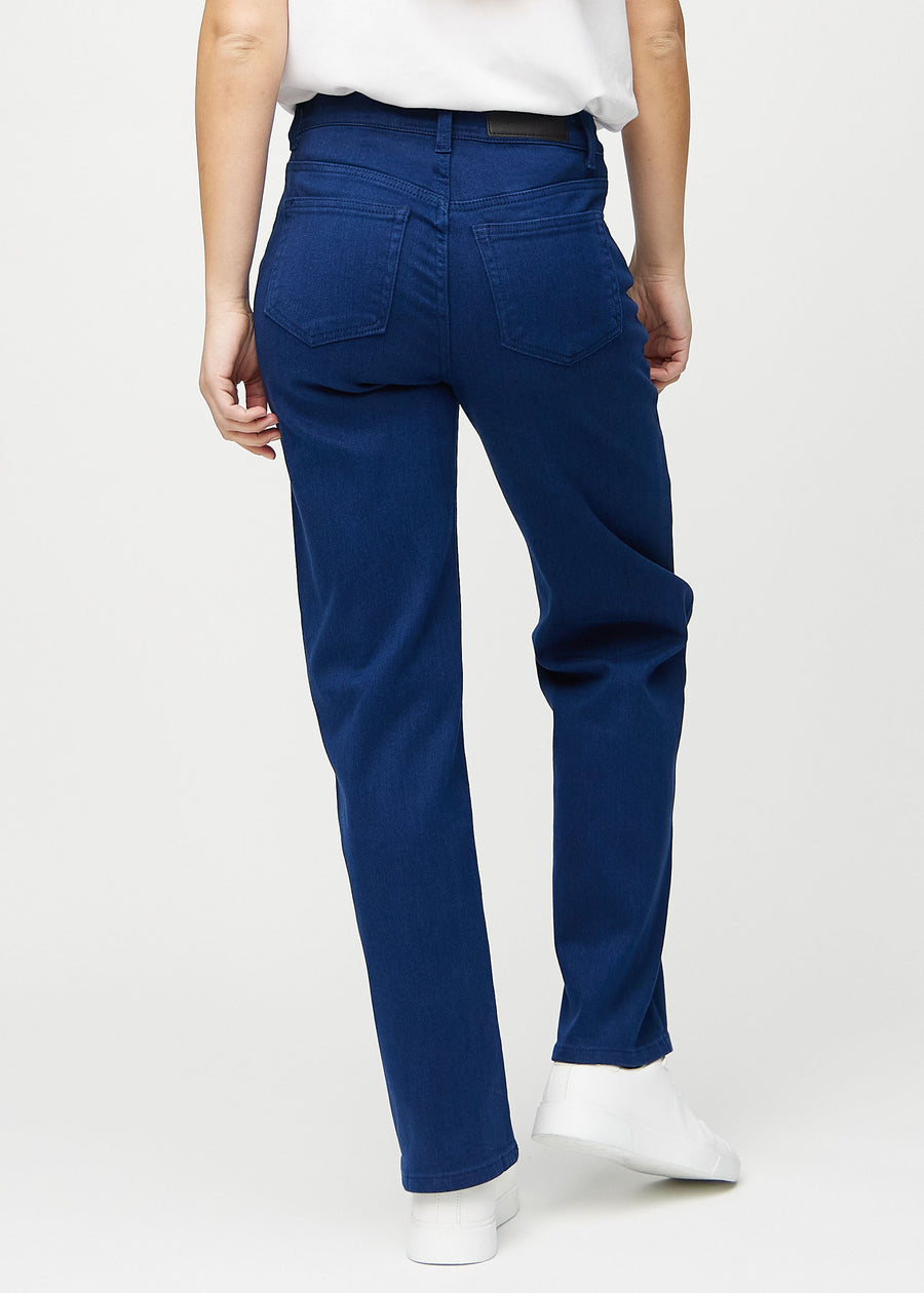 Dunkelblaue loose jeans von hinten gesehen, damit man das gesamte Produkt sehen kann.