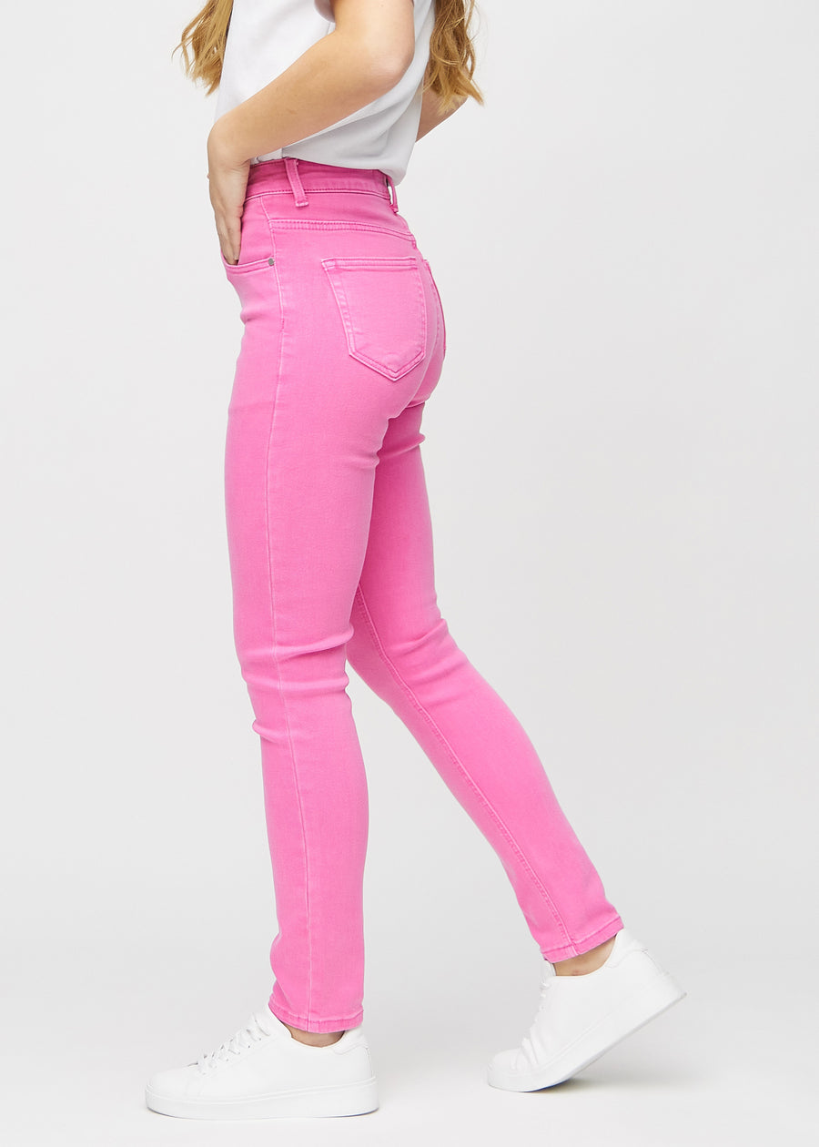 Slim-Jeans für Damen in Hellrosa, Farbe Flamingos. Seitenansicht an einem Model.